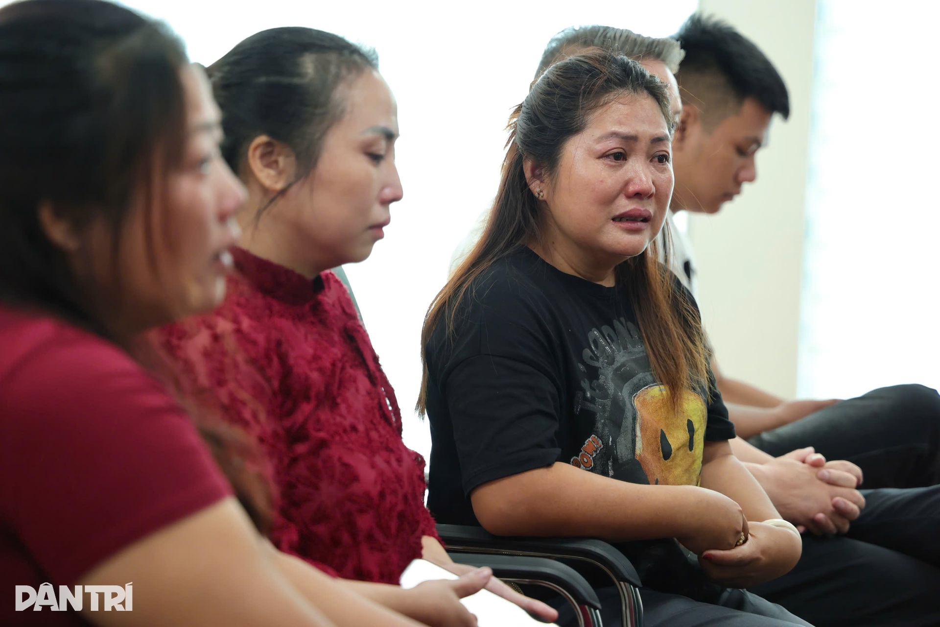 Cô gái Pháp gặp gia đình Việt sau 28 năm: Cuộc đoàn tụ giải oan cho bố - 6 Cô gái Pháp gặp gia đình Việt sau 28 năm: Cuộc đoàn tụ giải oan cho bố - 6