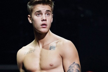 Ca sĩ tuổi teen Justin Bieber bị bắt gặp ở nhà thổ 