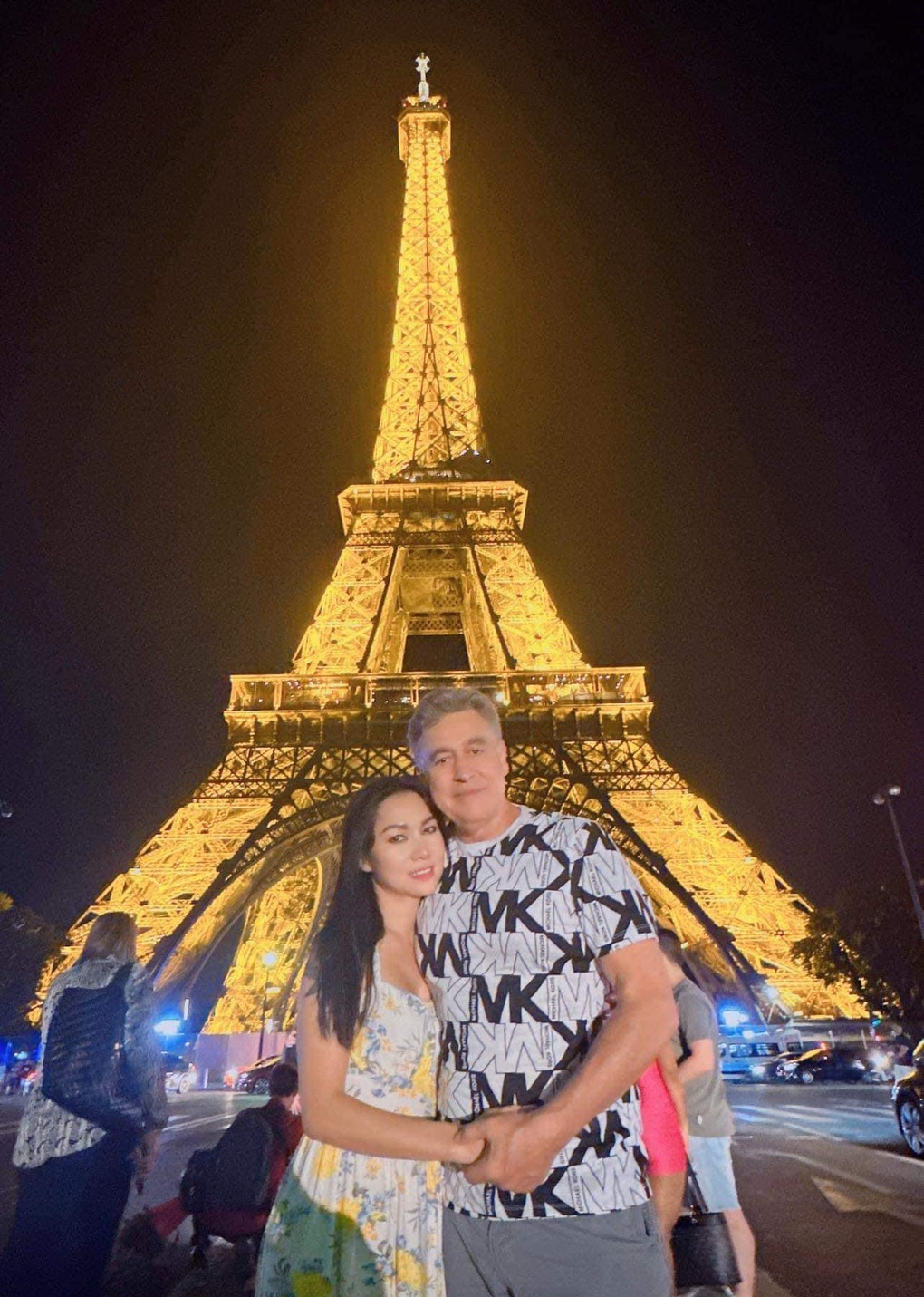 Ca sĩ Kavie Trần được bạn trai cầu hôn lãng mạn tại Pháp - 3 Ca sĩ Kavie Trần được bạn trai cầu hôn lãng mạn tại Pháp - 3