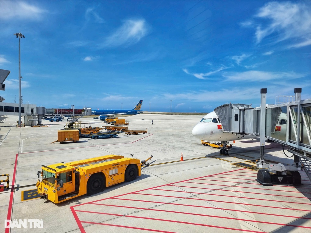Bị dọa đặt bom, sân bay Cam Ranh siết chặt an ninh - 1 Bị dọa đặt bom, sân bay Cam Ranh siết chặt an ninh - 1