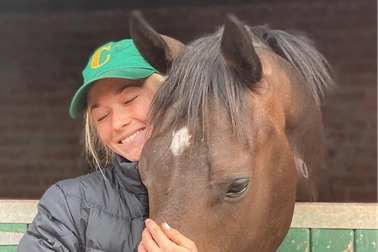 Nàng kỵ sĩ xinh đẹp và bi kịch sau cú ngã ngựa định mệnh