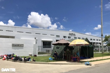 Dịch lan vào khu công nghiệp, chủ tịch tỉnh yêu cầu giảm ngay 50% công nhân