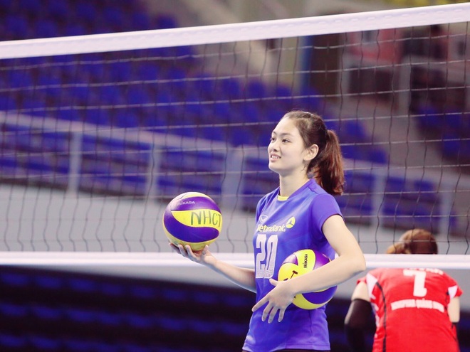 Chuyền hai xinh đẹp Thu Hoài bất ngờ được bóng chuyền thế giới ngợi ca - 4