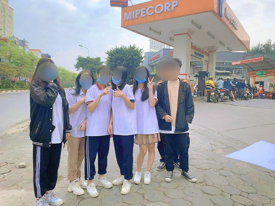 Hà Nội: Nam sinh 17 tuổi dũng cảm bắt cướp giúp bạn bị đâm rách phổi - 2 Hà Nội: Nam sinh 17 tuổi dũng cảm bắt cướp giúp bạn bị đâm rách phổi - 2