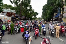 Thủ tướng yêu cầu tiếp tục kiểm soát người ra vào TPHCM