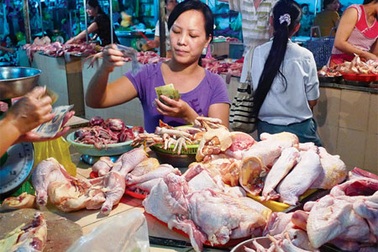 Chợ bán lẻ - Thua siêu thị, thua cả chợ tạm