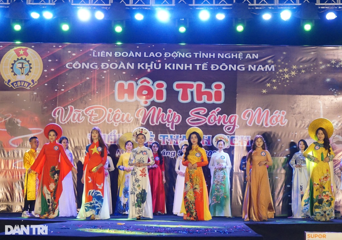 Người lao động trẻ đọ sắc, đua tài trong hội thi thanh lịch - 1 Người lao động trẻ đọ sắc, đua tài trong hội thi thanh lịch - 1