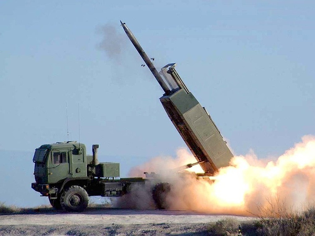 Mỹ lột xác hỏa thần HIMARS: Mưa rocket áp đảo chiến trường - 1 Mỹ lột xác hỏa thần HIMARS: Mưa rocket áp đảo chiến trường - 1