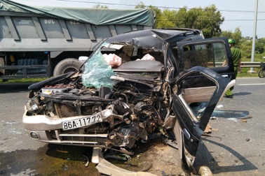 Tai nạn liên hoàn ở Đồng Nai làm 1 người chết, 5 bị thương