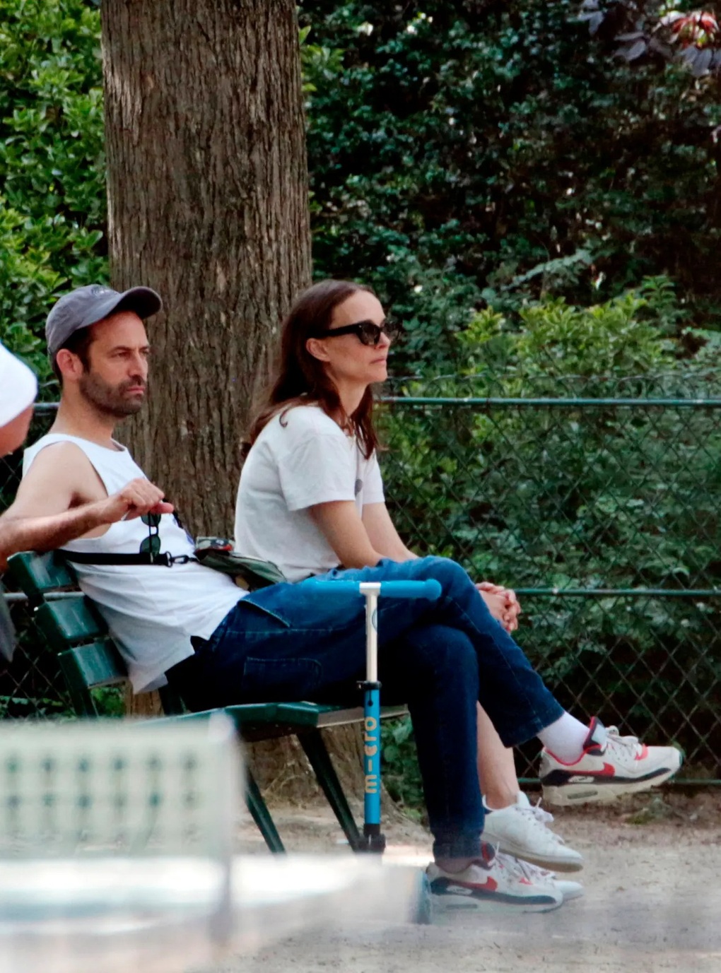 Natalie Portman gặp chồng trong công viên sau tin bị cắm sừng - 1 Natalie Portman gặp chồng trong công viên sau tin bị cắm sừng - 1