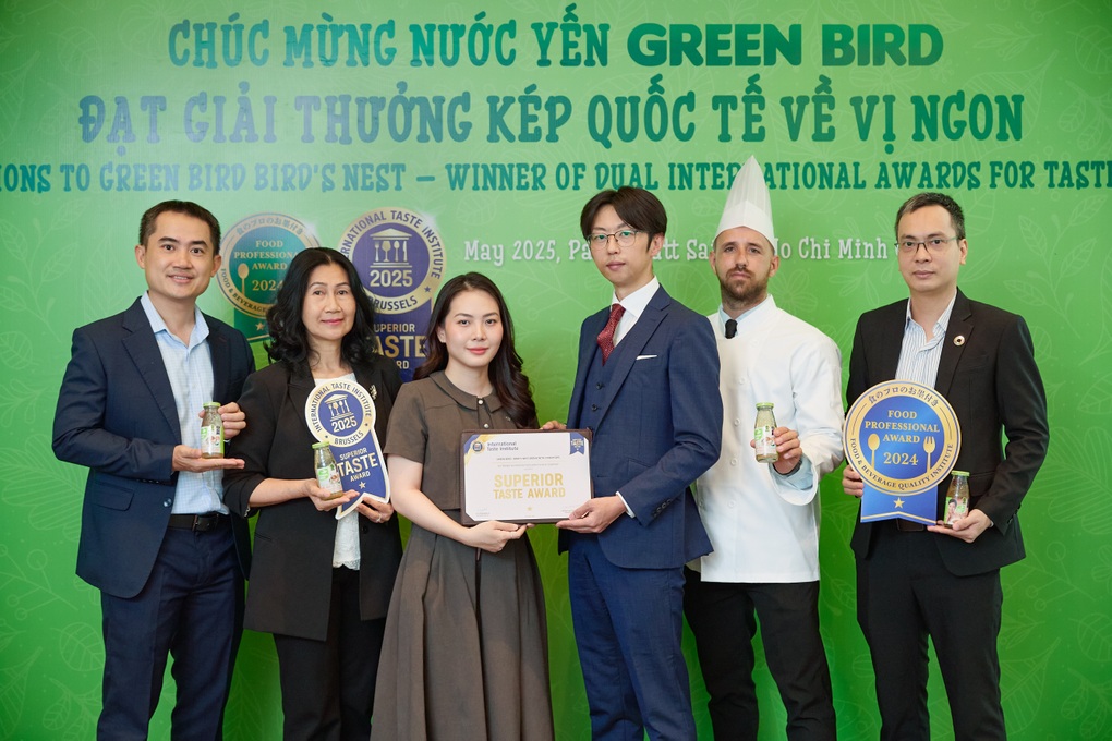 グリーンバードの燕の巣ドリンクが、おいしさで2つの国際賞を受賞 - 1 Nước yến Green Bird đạt 2 giải thưởng quốc tế về vị ngon - 1