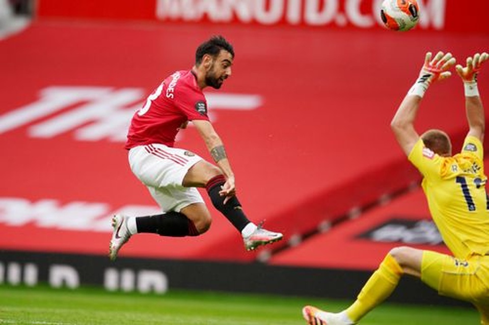 Man Utd 5-2 Bournemouth: Hàng công “Quỷ đỏ” thăng hoa rực rỡ - 14 Man Utd 5-2 Bournemouth: Hàng công “Quỷ đỏ” thăng hoa rực rỡ - 14
