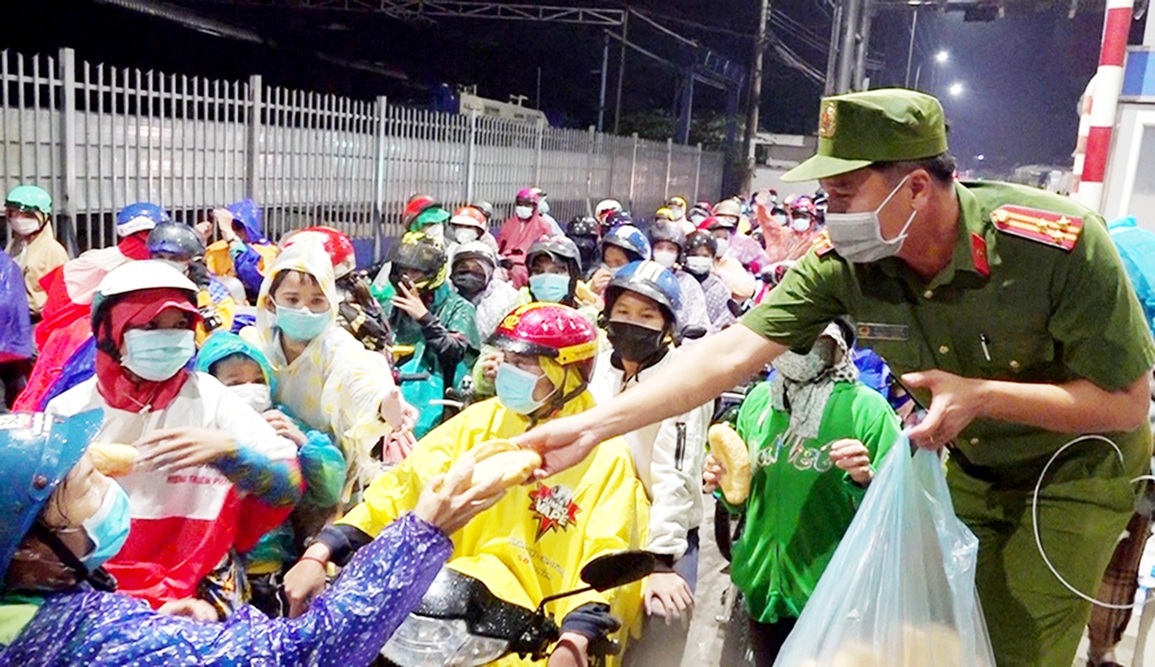 An Giang nỗ lực giải quyết việc làm cho hơn 100.000 lao động hồi hương - 2 An Giang nỗ lực giải quyết việc làm cho hơn 100.000 lao động hồi hương - 2