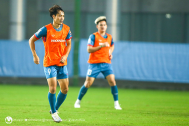 Văn Toàn hội quân cùng tuyển Việt Nam, Đức Chiến nói điều bất ngờ