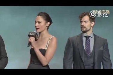 Gal Gadot duyên dáng dự sự kiện