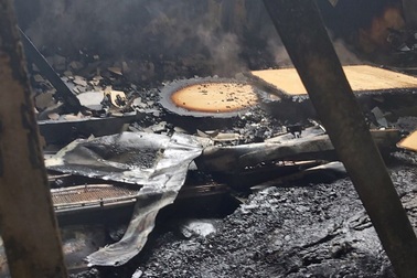 "Bà hỏa” thiêu rụi cơ sở sơn tĩnh điện nằm trong khu dân cư