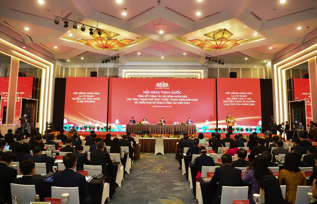 Những con số kỷ lục, HĐND họp chuyên đề và đột xuất nhiều hơn thường kỳ - 3 Những con số kỷ lục, HĐND họp chuyên đề và đột xuất nhiều hơn thường kỳ - 3