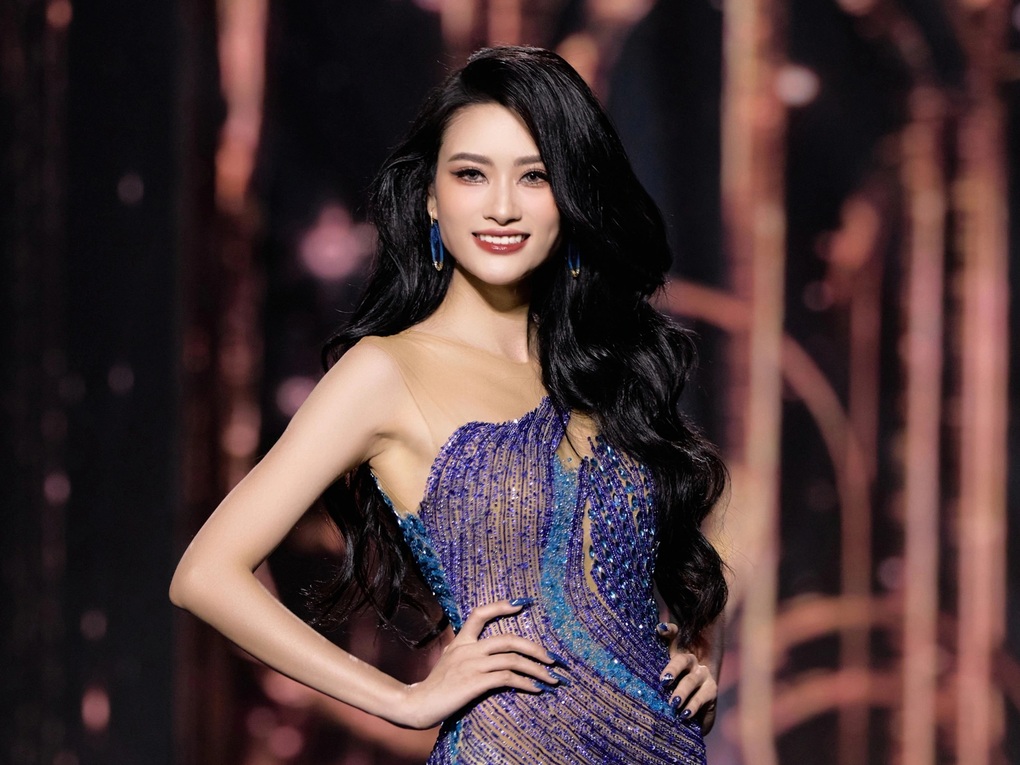 Người đẹp thời trang khoe dáng thon với đầm dạ hội và trang phục thanh lịch - 2 Người đẹp thời trang khoe dáng thon với đầm dạ hội và trang phục thanh lịch - 2