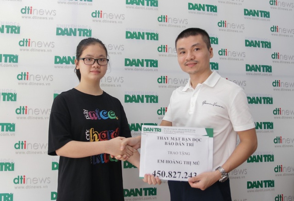 Cảm phục ý chí của cô gái dân tộc gùi em đến con đường du học - 7 Cảm phục ý chí của cô gái dân tộc gùi em đến con đường du học - 7
