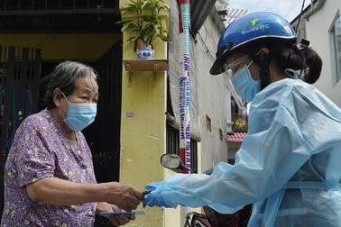 Biểu tượng Vượt qua Covid-19 ở TPHCM không nên chỉ có nỗi đau