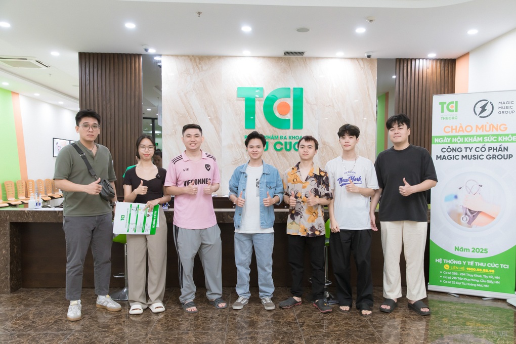Món quà âm nhạc Thu Cúc TCI dành tặng cho các doanh nghiệp - 2 Món quà âm nhạc Thu Cúc TCI dành tặng cho các doanh nghiệp - 2