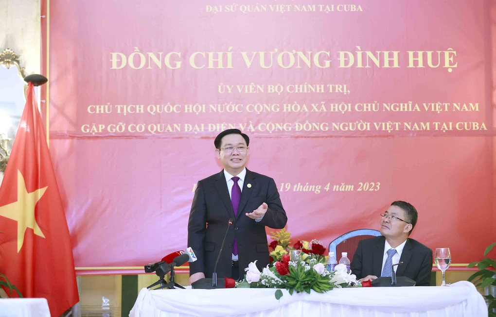 Chủ tịch Quốc hội mong những con sếu đầu đàn tại Cuba lan tỏa thành công - 2 Chủ tịch Quốc hội mong những con sếu đầu đàn tại Cuba lan tỏa thành công - 2