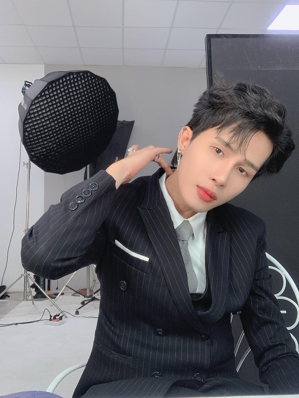 Ca sĩ Jack: Được ví đối thủ Sơn Tùng, 3 năm sau ồn ào tình ái giờ ra sao? - 6