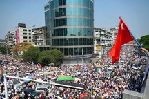 Myanmar tê liệt vì tổng đình công phản đối đảo chính