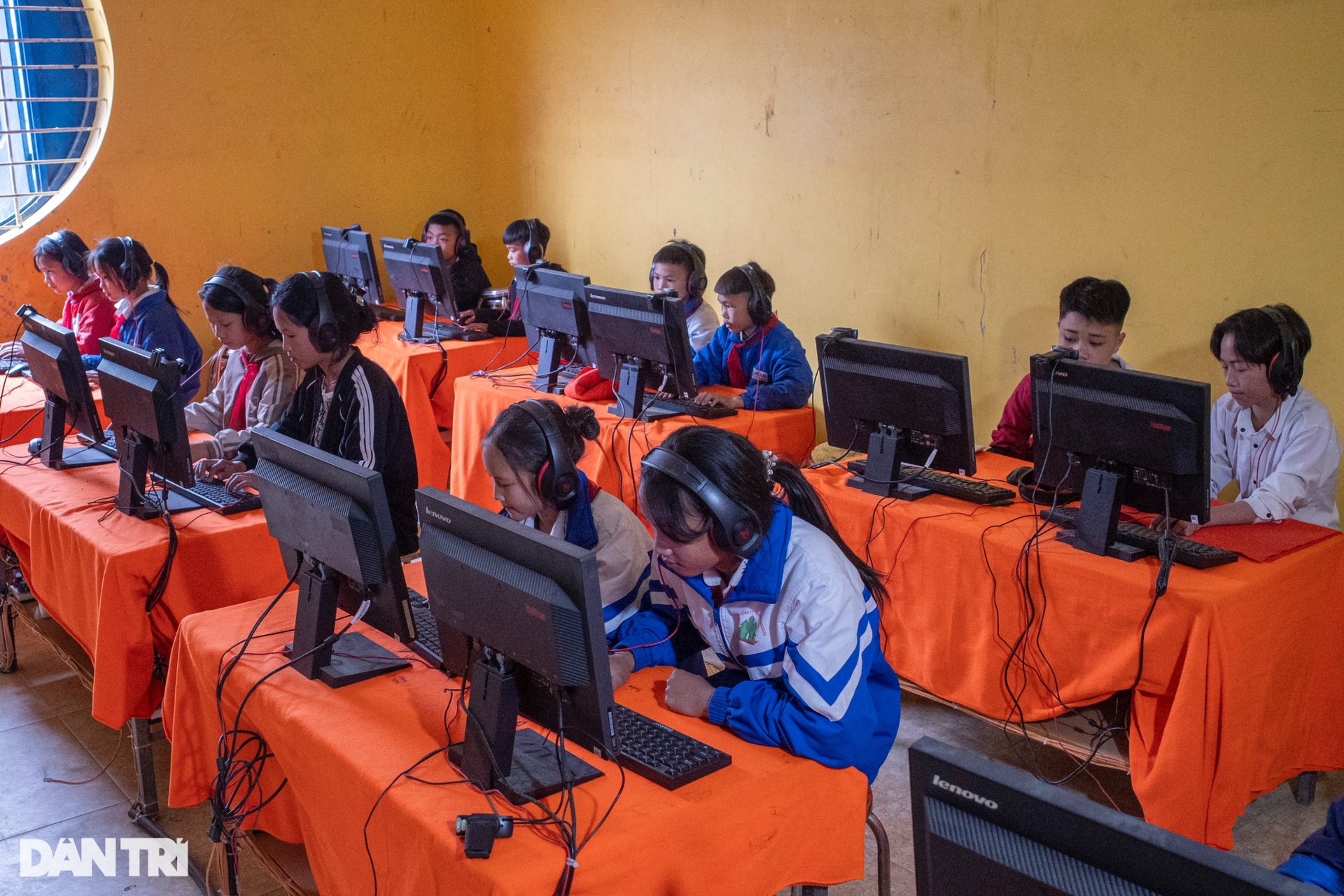 Những ngôi trường nằm cheo leo trên sườn núi tại vùng biên giới Hà Giang - 5