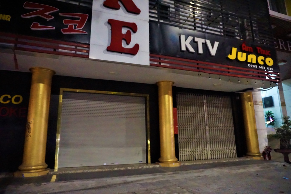 Karaoke, vũ trường cửa đóng then cài phòng, chống dịch Covid-19 - 5 Karaoke, vũ trường cửa đóng then cài phòng, chống dịch Covid-19 - 5