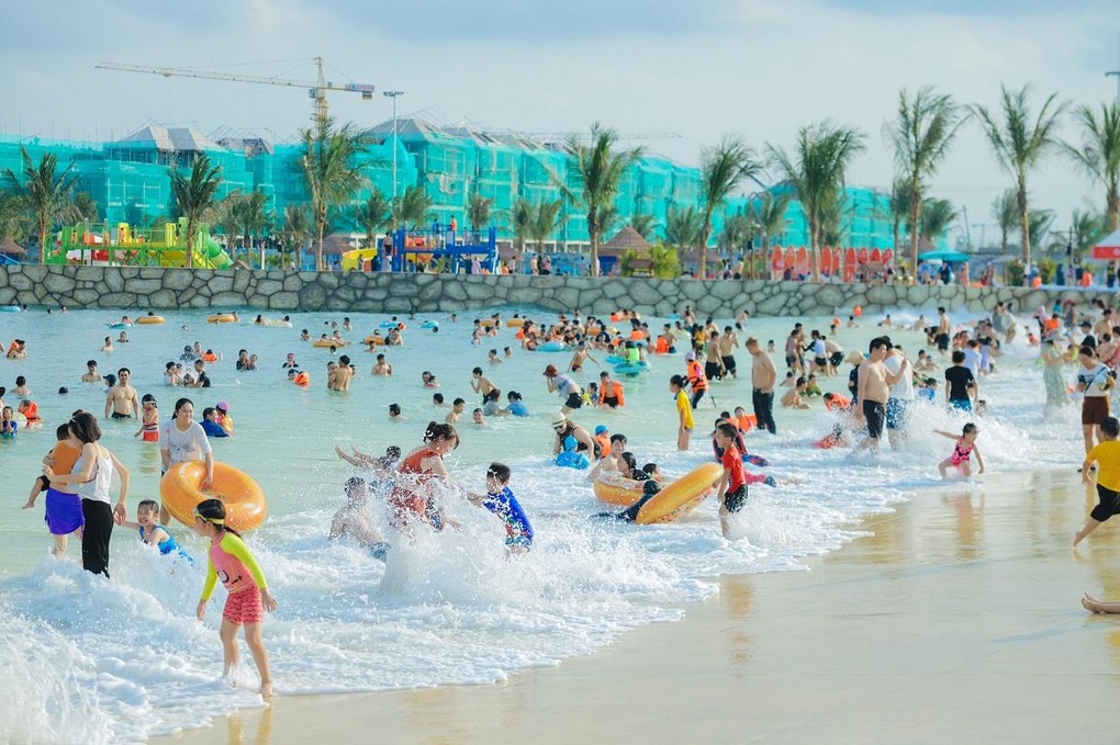 Cư dân Vinhomes hết lời khen ngợi lễ hội biển Summer Dream - 3 Cư dân Vinhomes hết lời khen ngợi lễ hội biển Summer Dream - 3