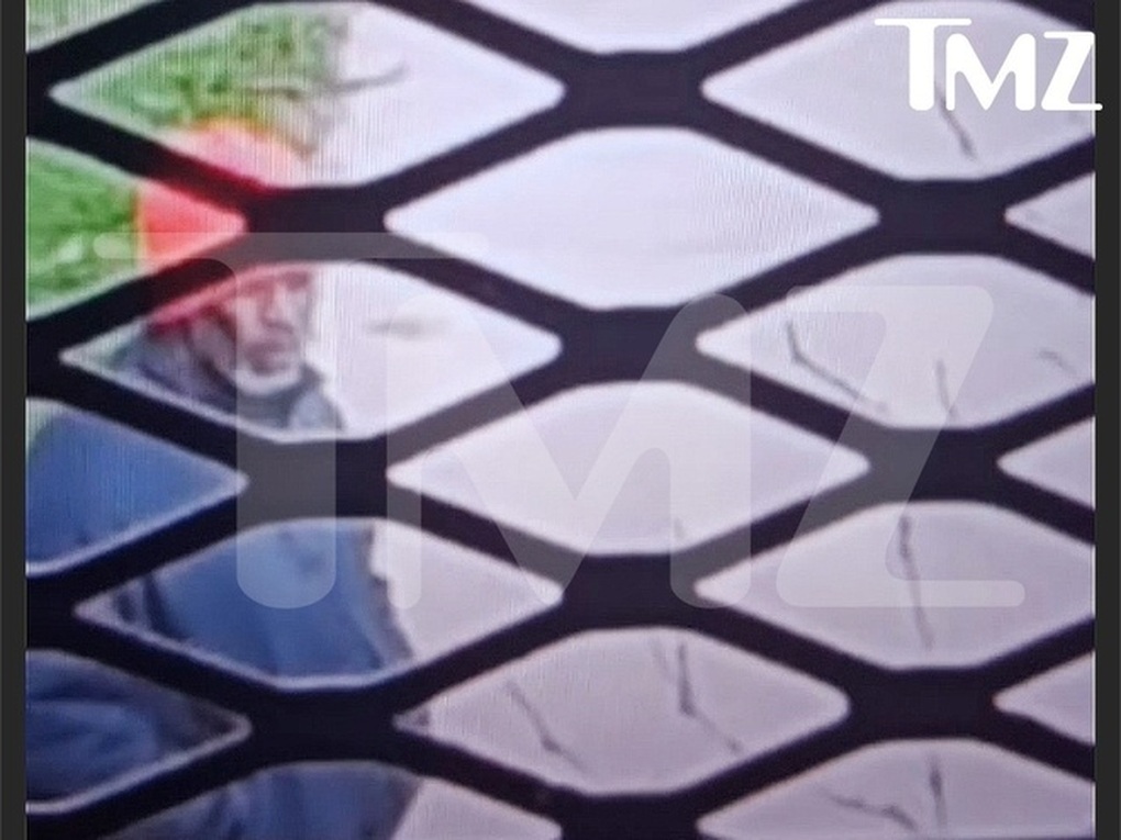 Cuộc sống trụy lạc bị đưa lên sóng, Diddy phẫn nộ đòi kiện từ trong tù - 4