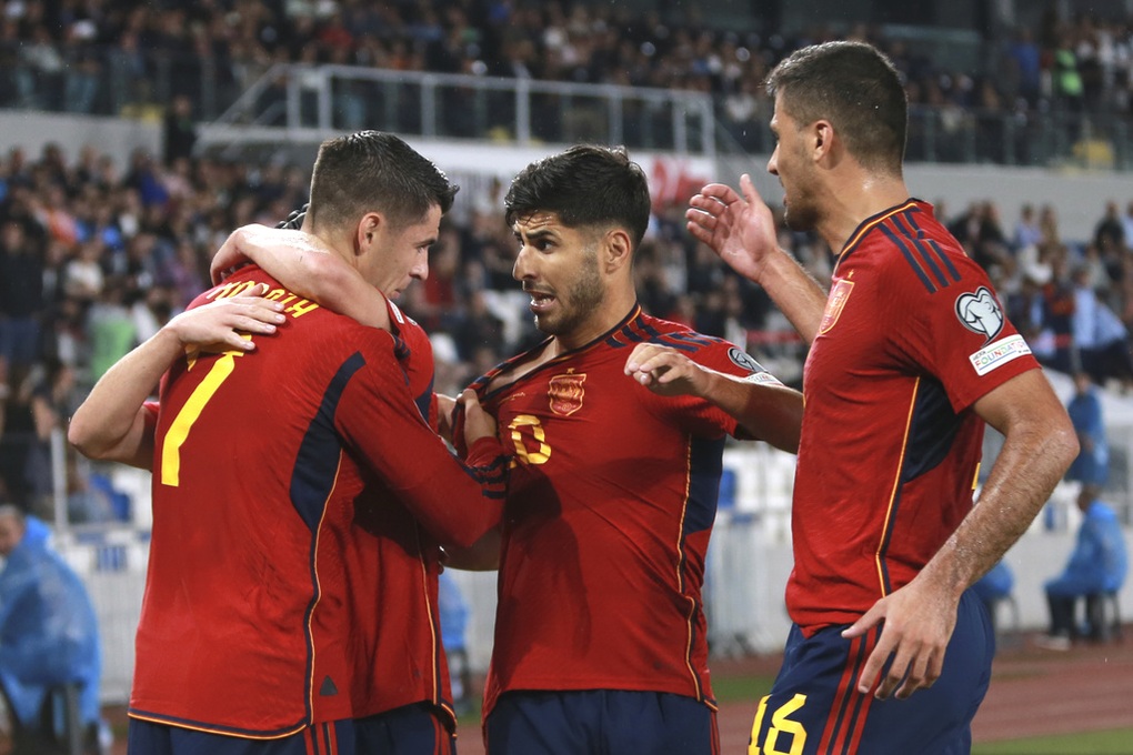 Tây Ban Nha thắng Georgia 7-1, Bồ Đào Nha đánh bại Slovakia - 1