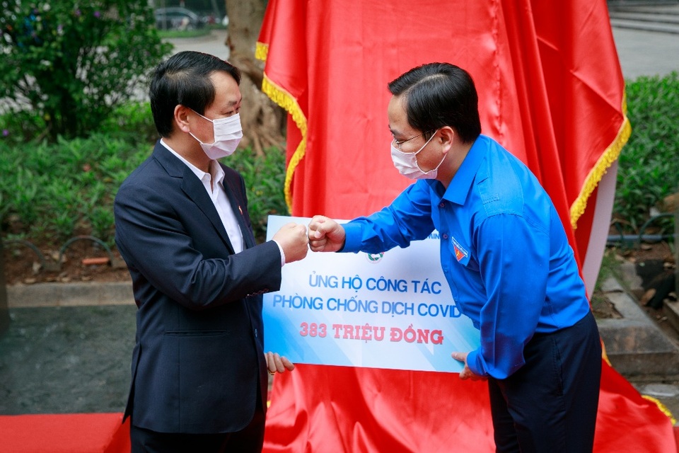 Nhảy cover Ghen Cô Vy góp quỹ xây 100 trạm rửa tay Lifebuoy miễn phí - 3