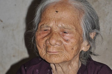 Những người mẹ già... đơn côi