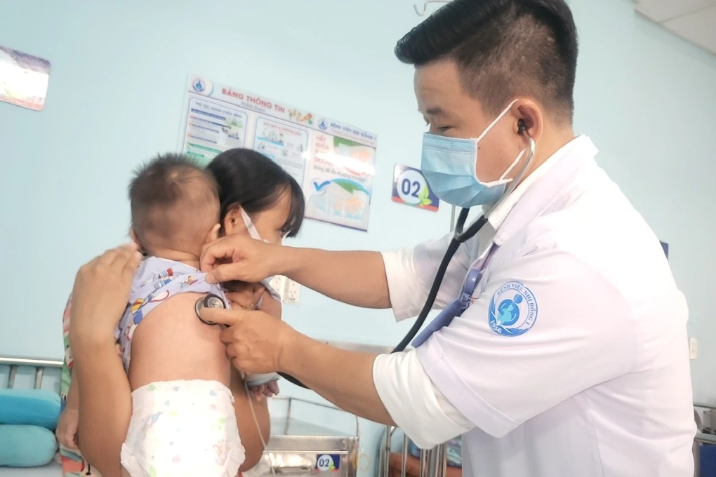Trẻ mắc sởi nằm Bệnh viện Nhi đồng 1 tăng mạnh, chỉ một ca có tiêm vaccine - 3 Trẻ mắc sởi nằm Bệnh viện Nhi đồng 1 tăng mạnh, chỉ một ca có tiêm vaccine - 3