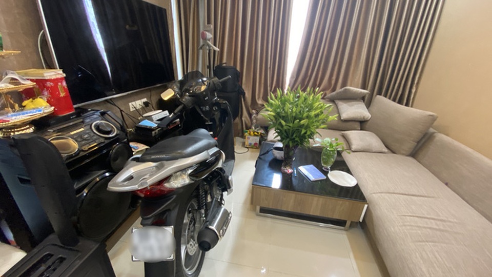 Bi hài chuyện phải mang xe máy lên căn hộ cao cấp vì sợ mất trộm - 2 Bi hài chuyện phải mang xe máy lên căn hộ cao cấp vì sợ mất trộm - 2