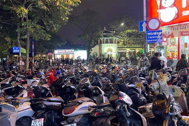 Du lịch Hà Nội, nữ du khách ở Đà Nẵng "méo mặt" vì tiền gửi xe máy đắt đỏ