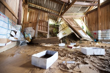 Đất núi sạt lở xóa sổ lớp mầm non, cô trò tá túc nhà văn hóa bản