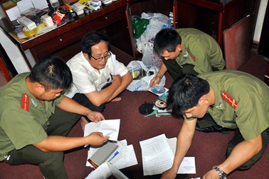 Khám xét trụ sở Công ty Bảo Long