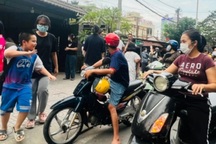 "Các bạn không học thêm với cô nữa, con sắp được trả lời rồi"