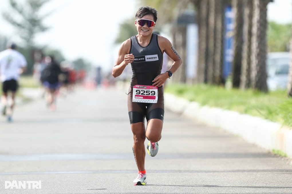 Talented and beautiful athletes at Aqua and Quang Tri International Marathon - 4 Những VĐV tài năng, xinh đẹp ở Aqua và Quảng Trị International Marathon - 4