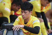 Trung vệ Đình Trọng nghỉ thêm 3 tháng vì tái phát chấn thương