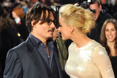 Vợ trẻ đệ đơn xin ly dị “cướp biển” Johnny Depp