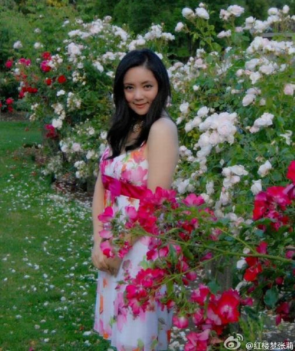 Tiết Bảo Thoa Trương Lợi: Tuổi U60 không chồng con nhưng trẻ đẹp rực rỡ - 4 Tiết Bảo Thoa Trương Lợi: Tuổi U60 không chồng con nhưng trẻ đẹp rực rỡ - 4