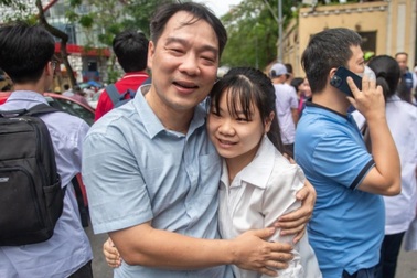 “Dù kết quả thi ra sao, con vẫn luôn có gia đình đồng hành"