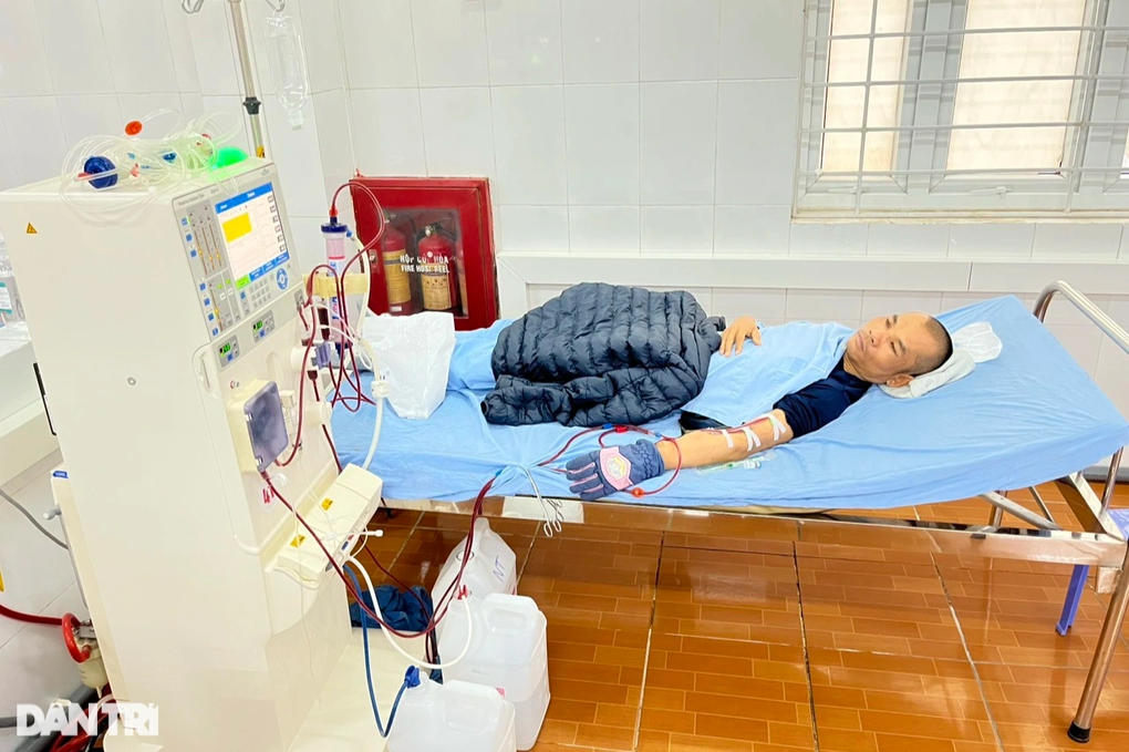 Nước mắt người vợ trẻ gần 10 năm xuyên Tết chăm chồng, con ở viện - 1 Nước mắt người vợ trẻ gần 10 năm xuyên Tết chăm chồng, con ở viện - 1
