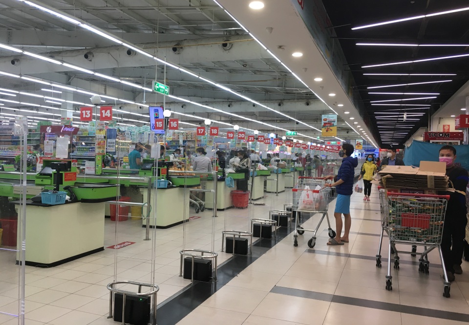 Hà Nội ngày đầu cách ly toàn xã hội: Hàng hóa tràn ngập, sức mua lại giảm - 12 Hà Nội ngày đầu cách ly toàn xã hội: Hàng hóa tràn ngập, sức mua lại giảm - 12