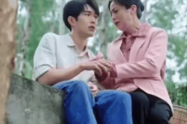 “Tổng tài” màn ảnh bối rối khi bị ghép đôi với nữ chính hơn 30 tuổi