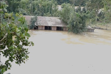 Vụ nước lũ cuốn trôi 60 tỷ đồng: Thủy điện hỗ trợ 3 tỷ đồng